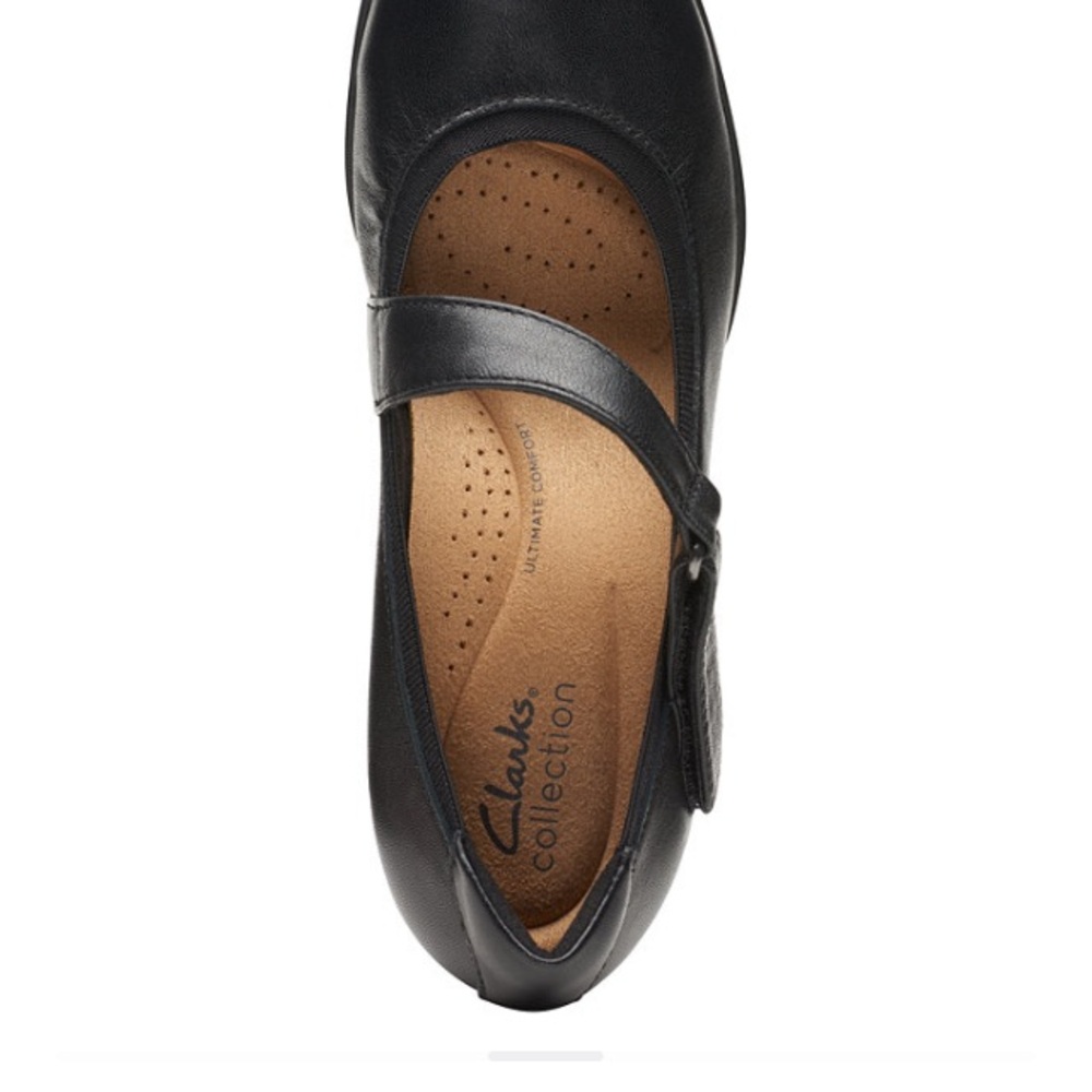 Clarks Emily2 Mabel Black Leather Flats with Classic Design and Polished Finish - Picture 13 of 16
